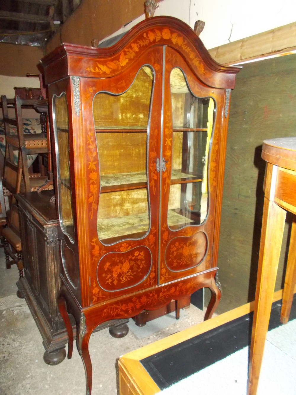 Edwardian inlaid mahogany 2 door display cabinet