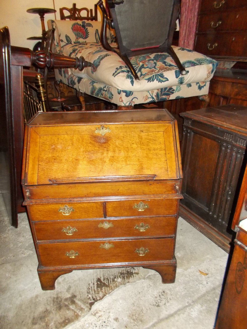 Small antique oak bureau. 