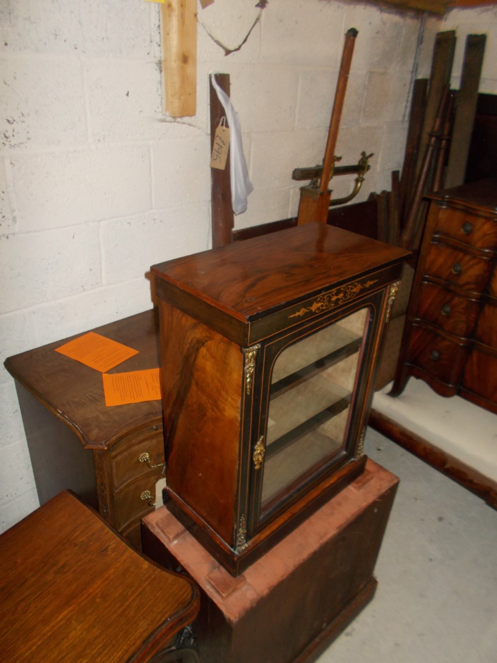 Neat table top display cabinet