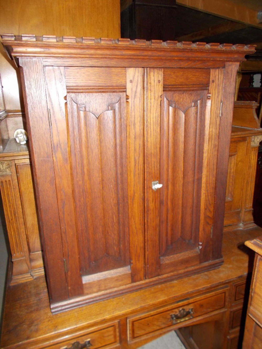 Late 19th century oak 2 door wall cabinet