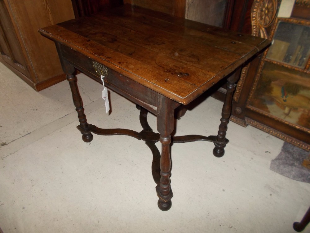 Early 18th century oak single drawer side table