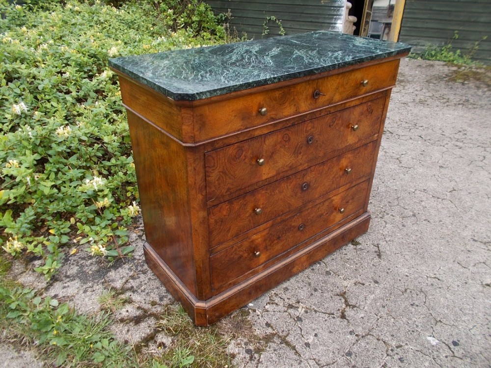 Good 19th century walnut marble top chest of 5 drawers