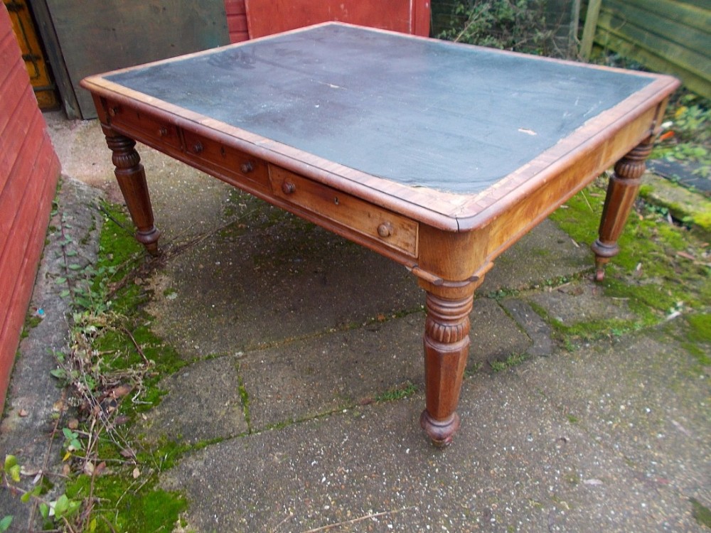 Early Victorian mahogany partners library writing table