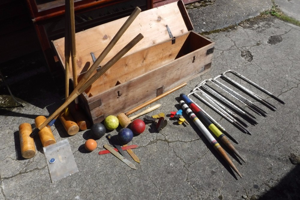 English country house Croquet set