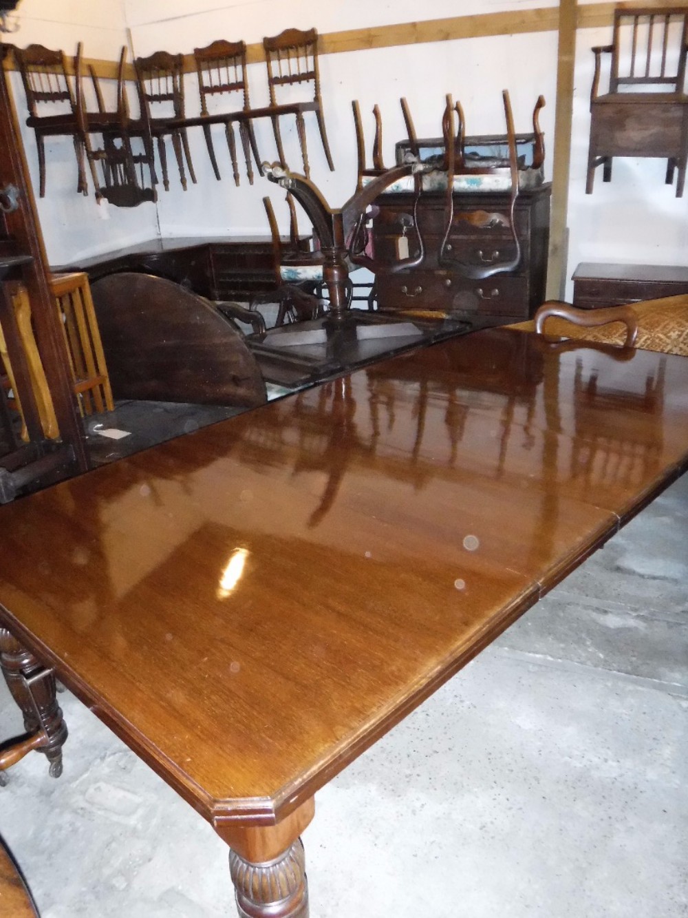 Good practical late Victorian 10 seater extending dining table