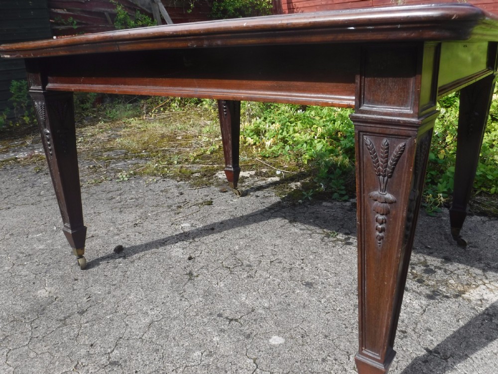 Good and neat mahogany 8 seater extending dining table View IV