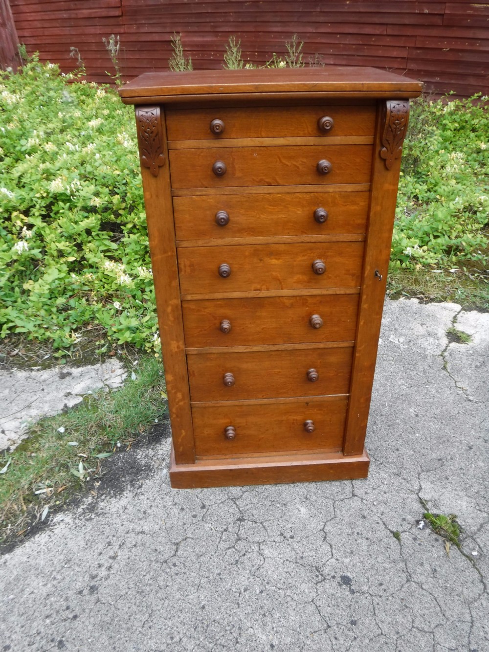 Victorian oak 7 drawer Wellington chest with makers stamp