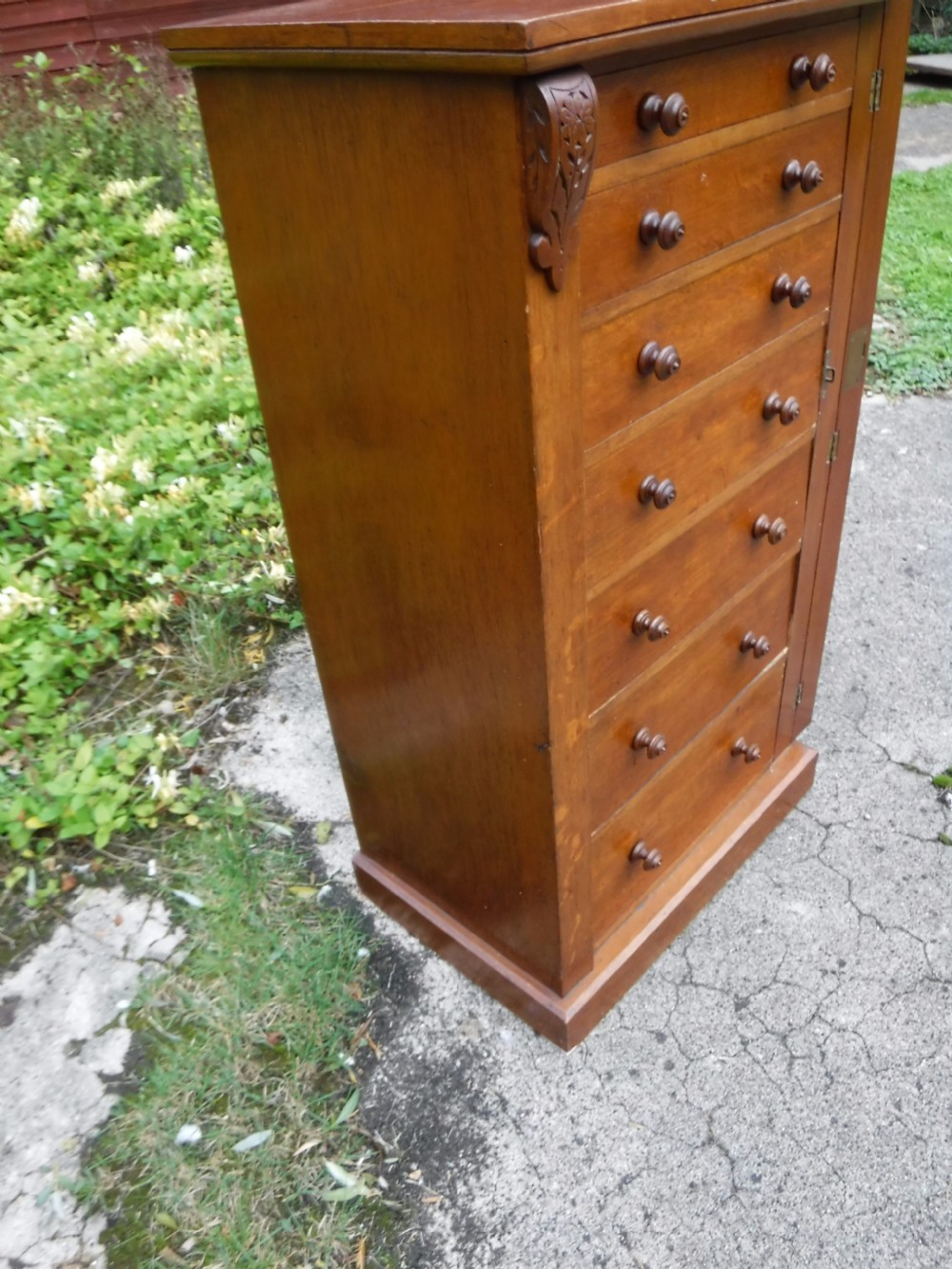 Victorian oak 7 drawer Wellington chest with makers stamp View IV