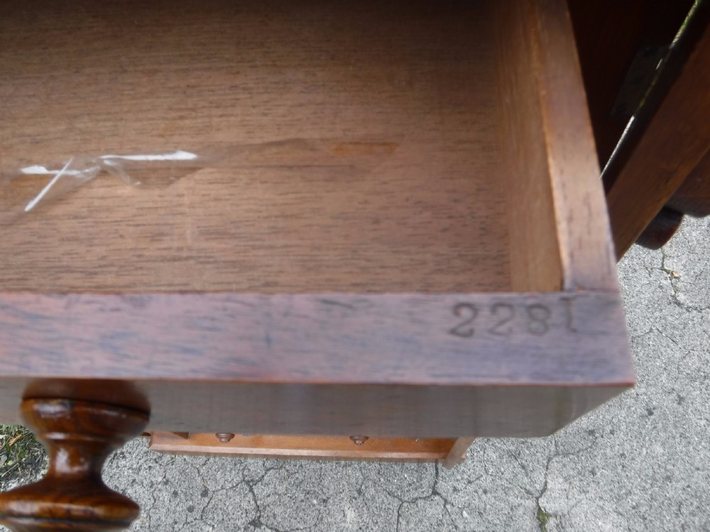 Victorian oak 7 drawer Wellington chest with makers stamp View VII