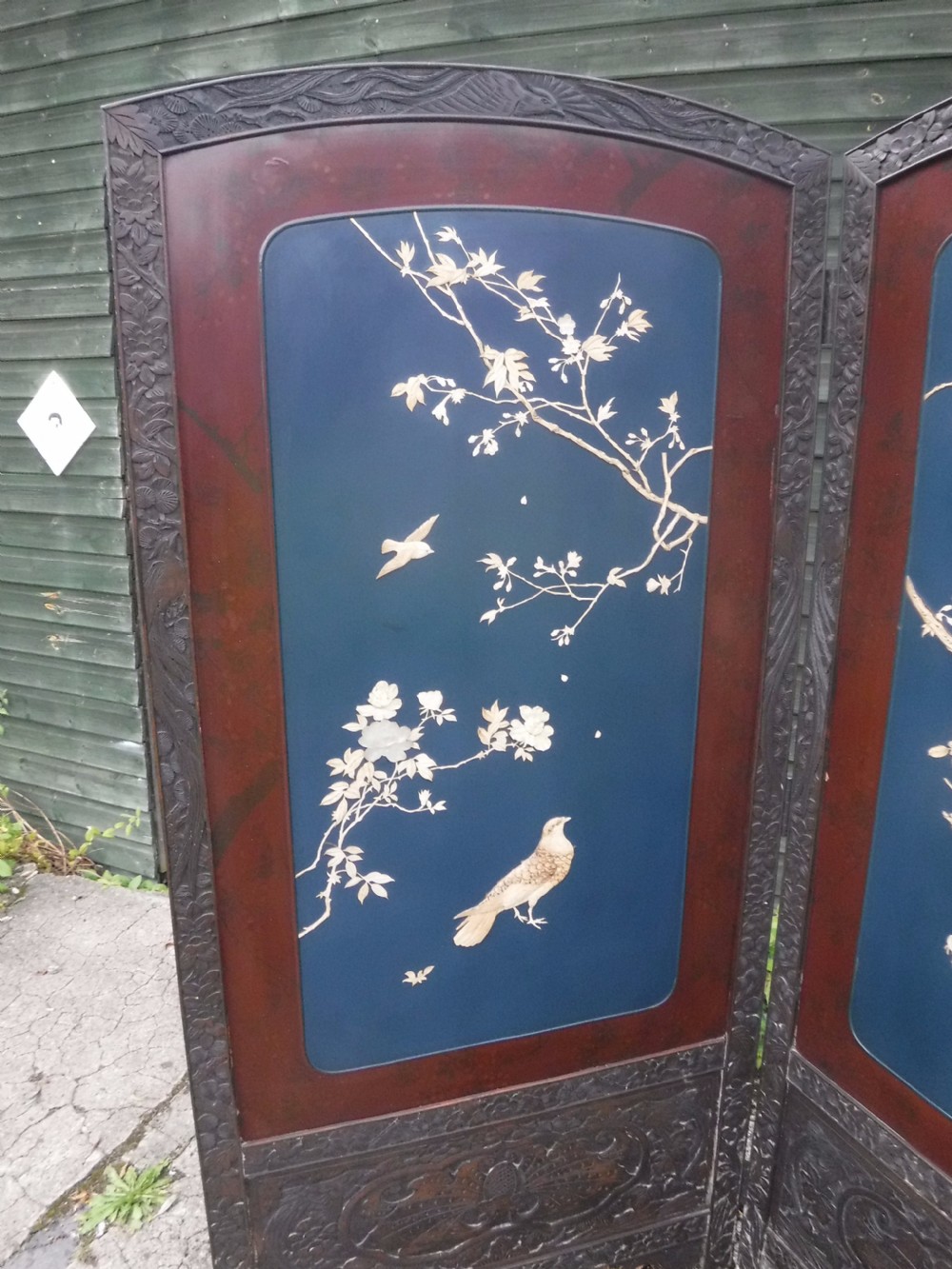 Lacquered and carved 2 fold screen View IV