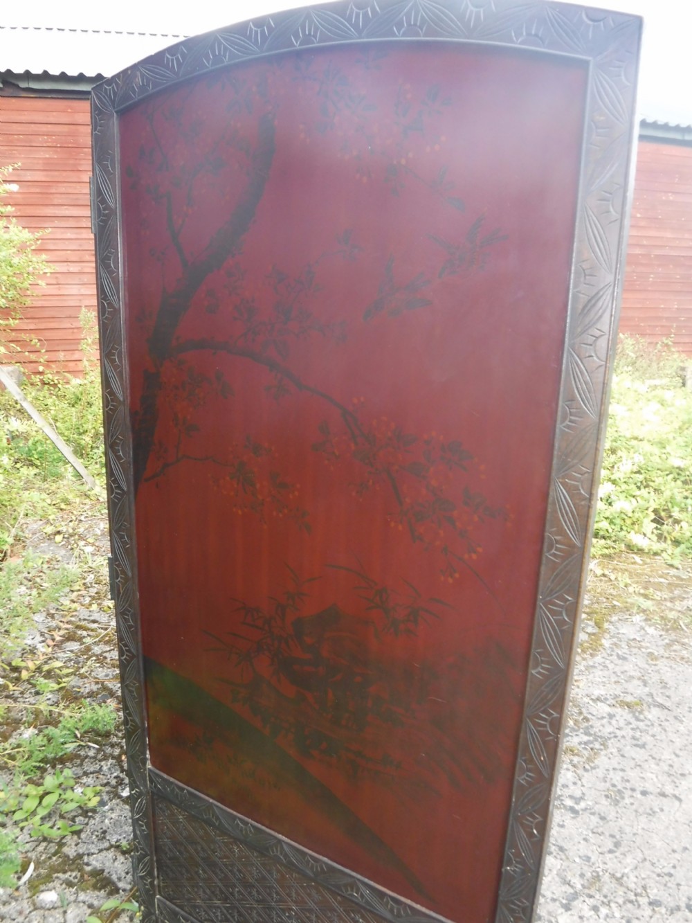 Lacquered and carved 2 fold screen View V