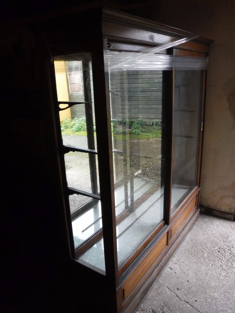 Shop 2 door shop display cabinet View II