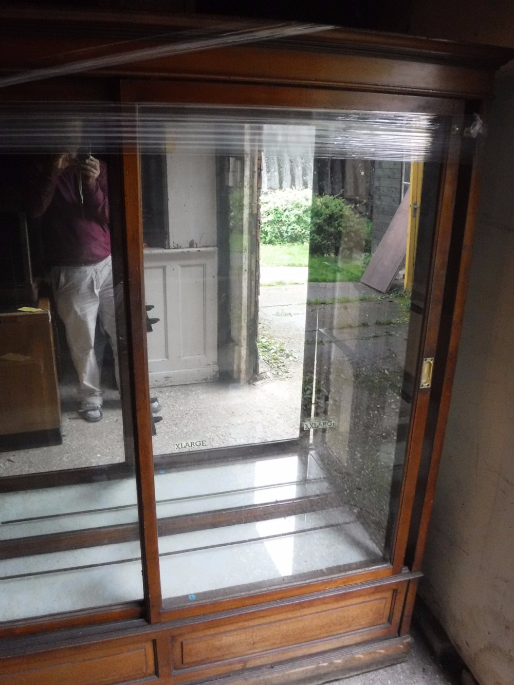 Shop 2 door shop display cabinet View IV