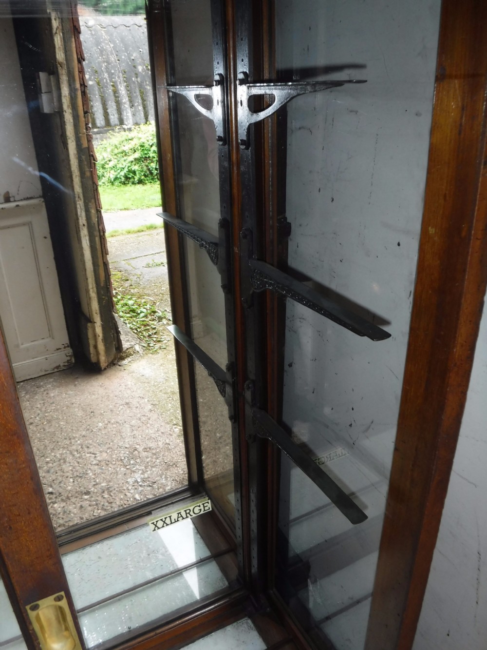 Shop 2 door shop display cabinet View VII