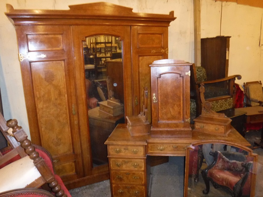Late 19th century Shapland and Petter 3 piece suite