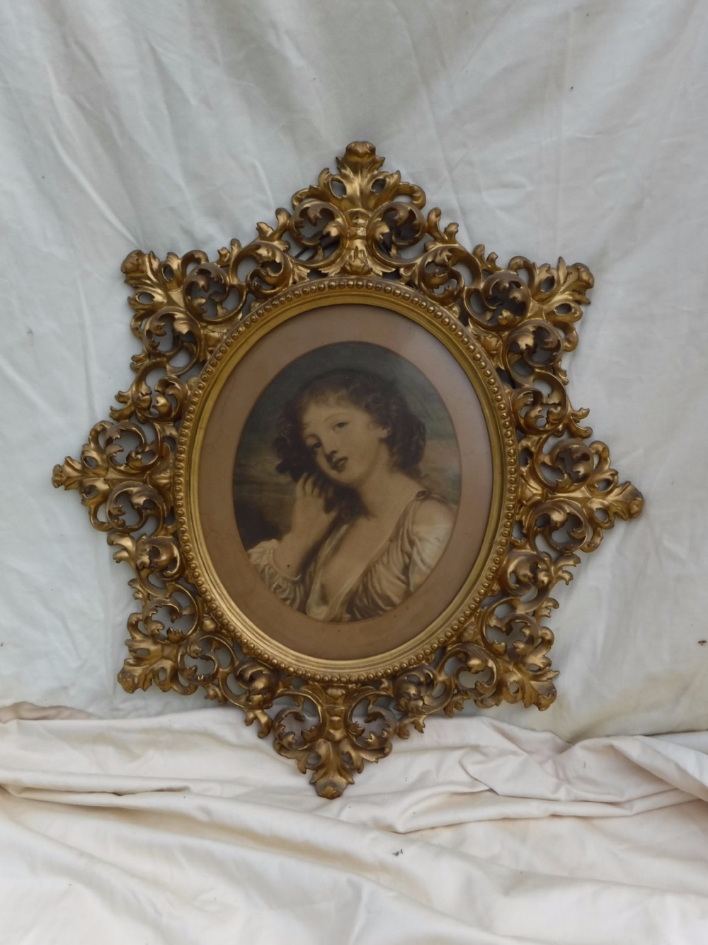 Good carved giltwood frame
