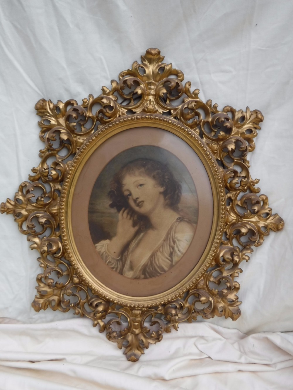 Good carved giltwood frame View II