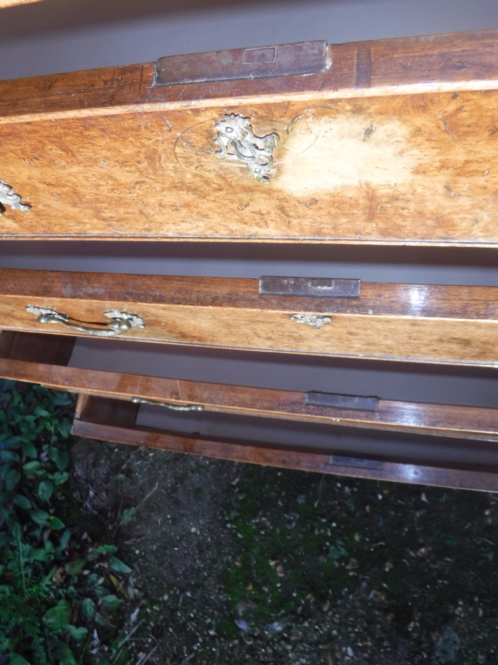  18th century chest of 4 long drawers View V