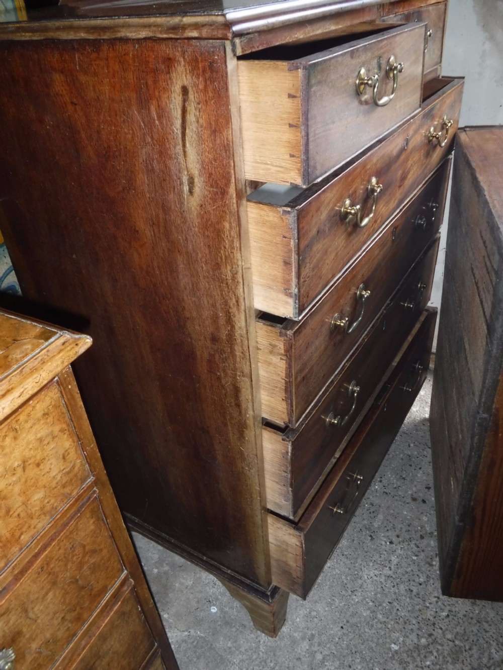 Practical Georgian mahogany chest[under 3 foot] View IV