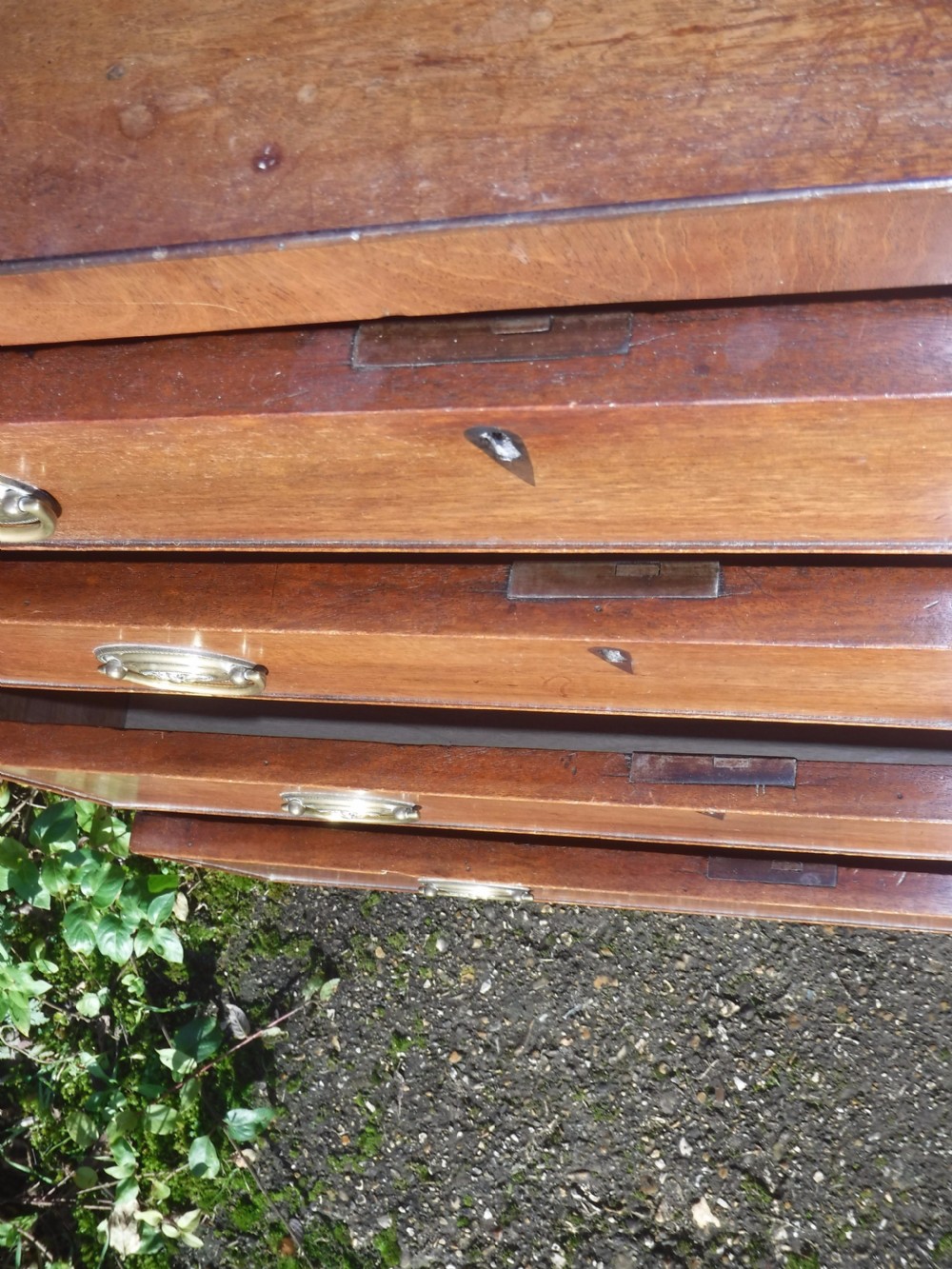 Small early 19th century mahogany chest of 4l drawers View IV