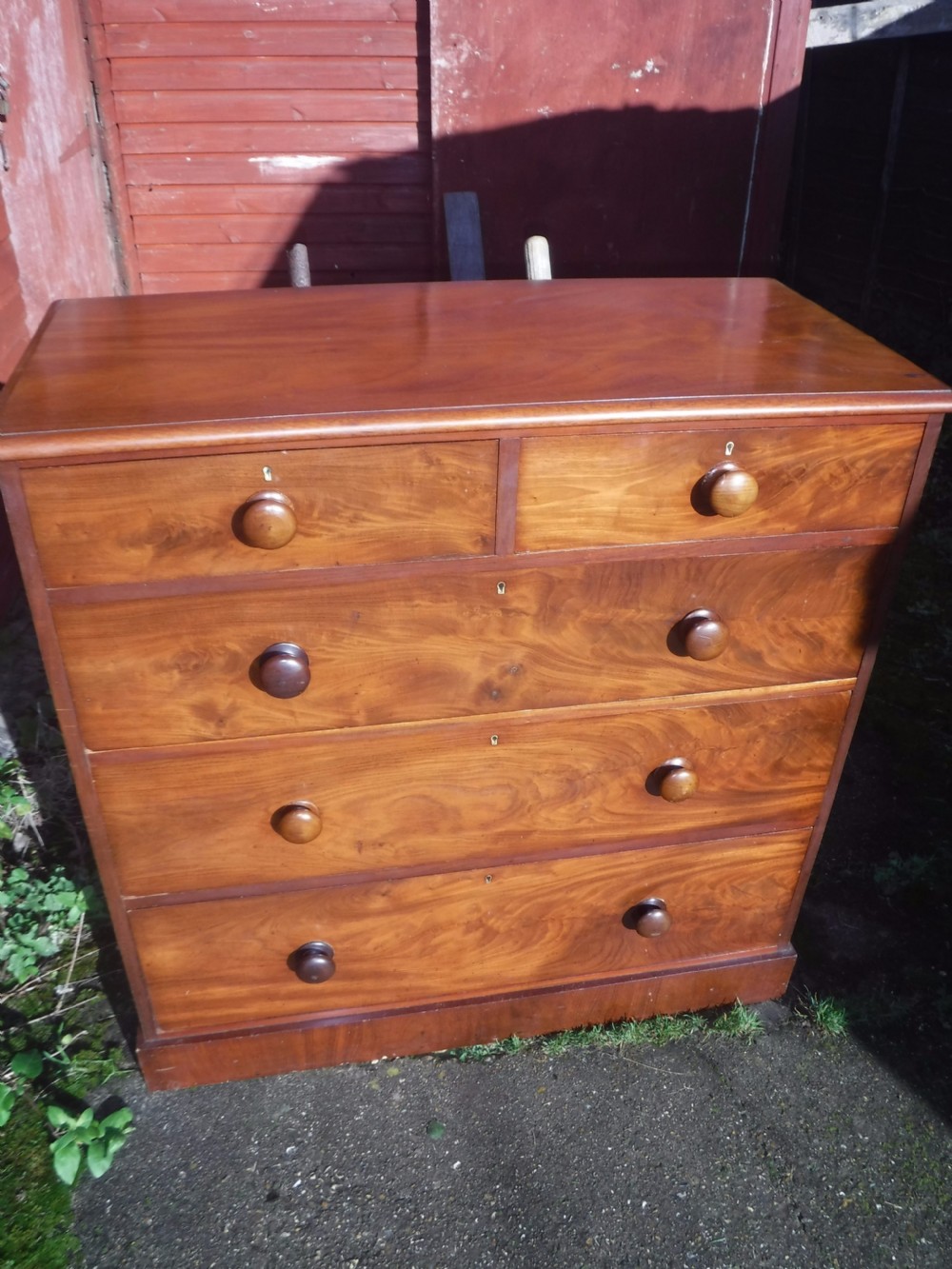 Good and useful Victorian mahogany chest of drawers View III
