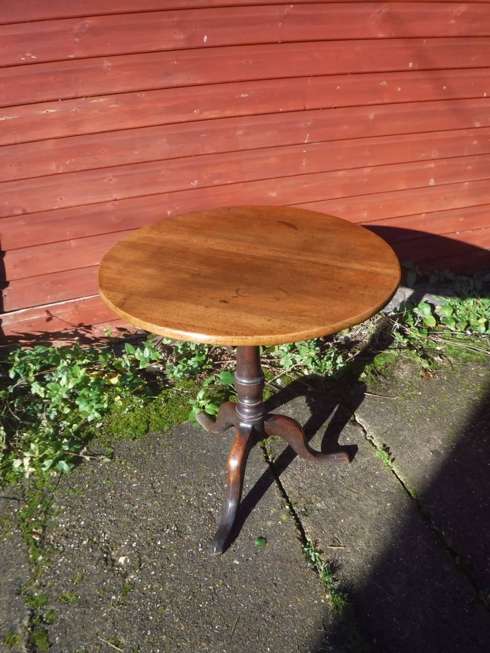 Georgian oak and walnut tip-top tripod occasional table