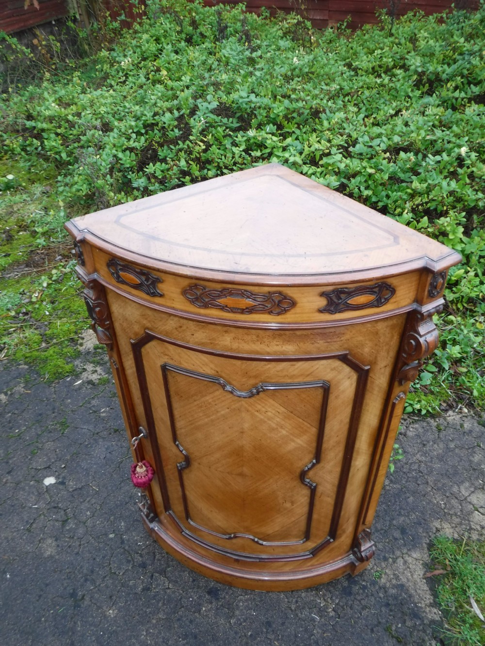 19th century Italian floor standing corner  cabinet View IV