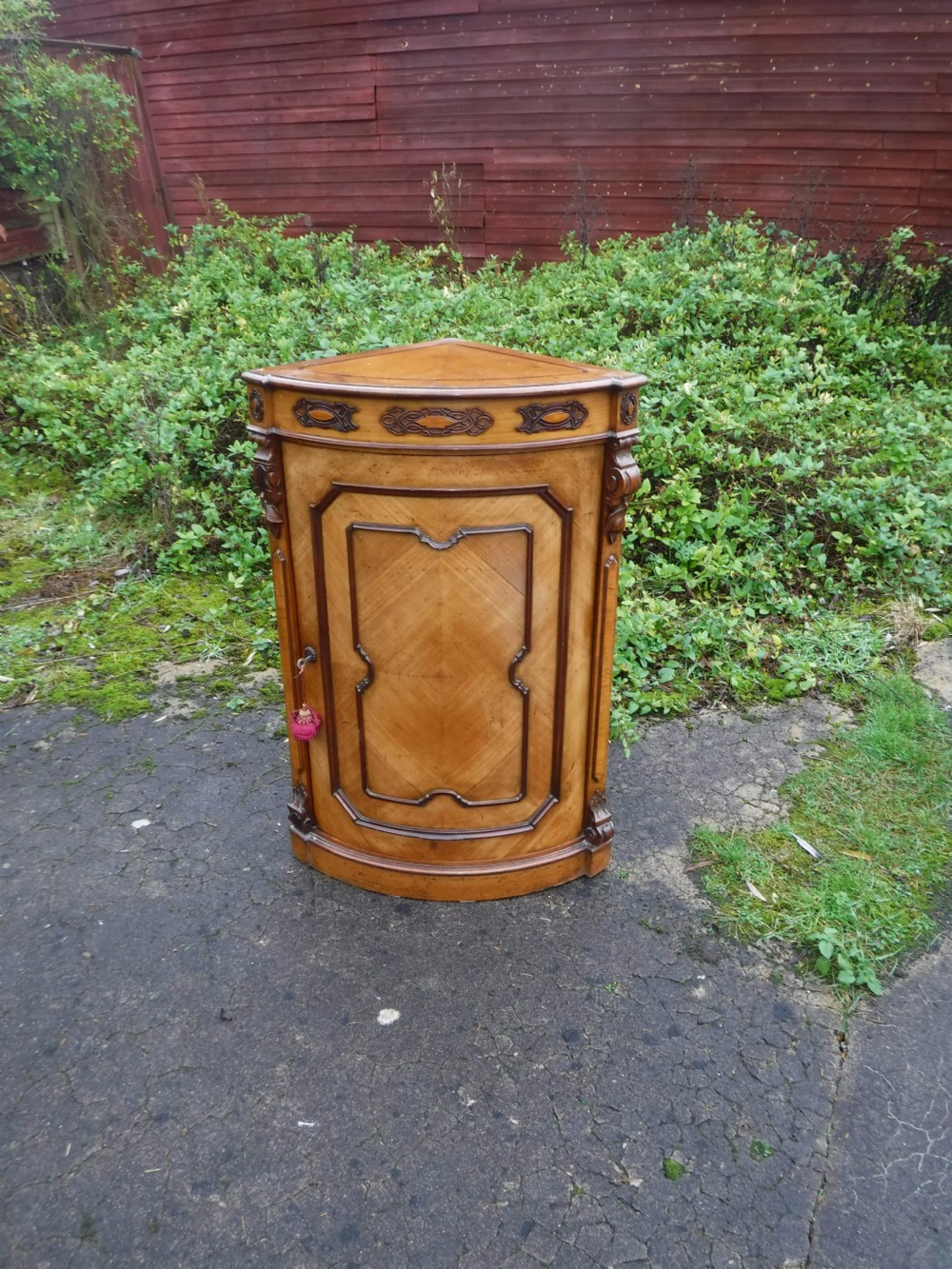 19th century Italian floor standing corner  cabinet View V