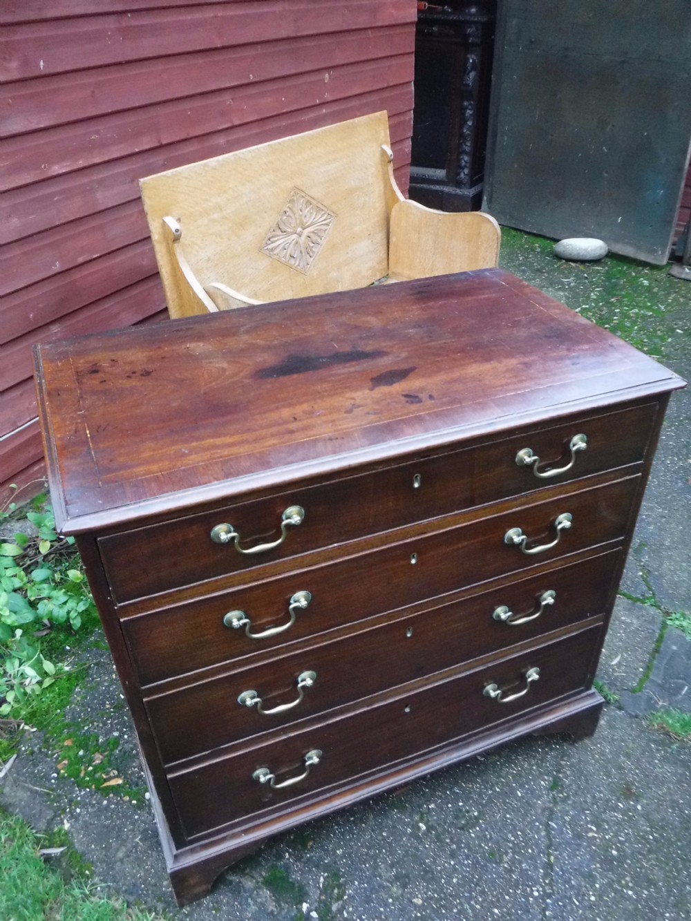Small Late Georgian mahogany chest of 4 l drawers View IV