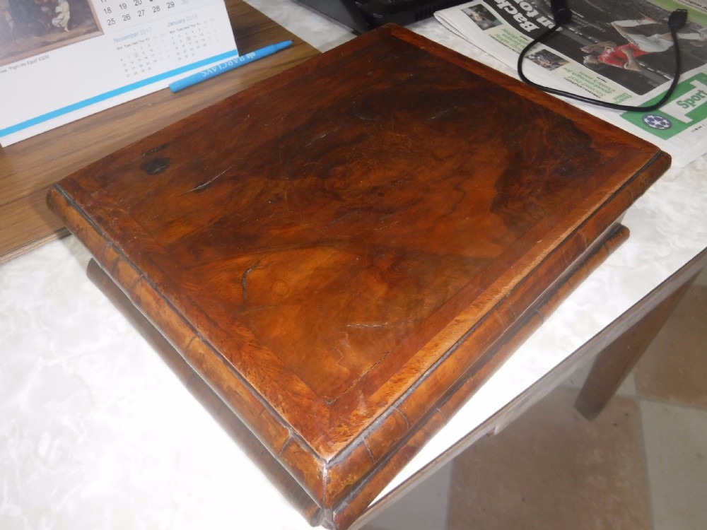 Small 18th century walnut lace box View VII