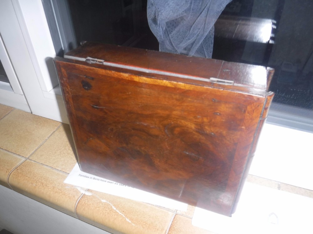 Small 18th century walnut lace box View VIII