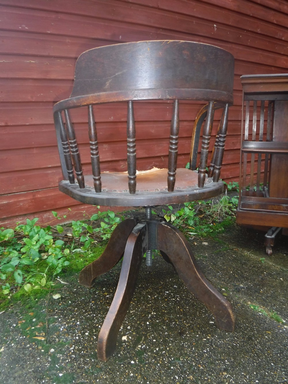 Oak  height adjustable and revolving desk armchair View IV