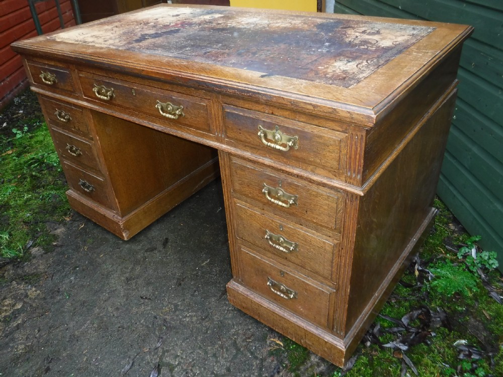 Late 19th century oak pedestal kneehole desk View II