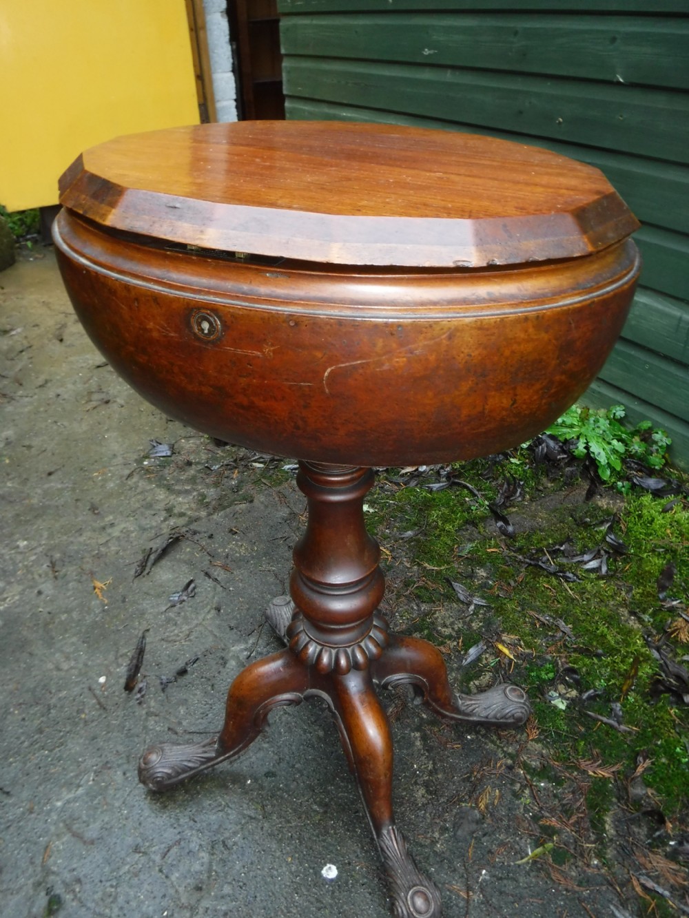 Mid 19th century walnut teapoy View IV