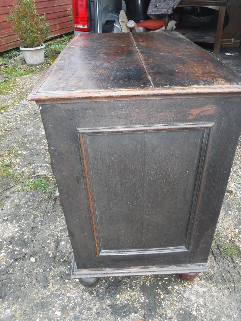 Late 17th century oak chest of 4l drawers View III