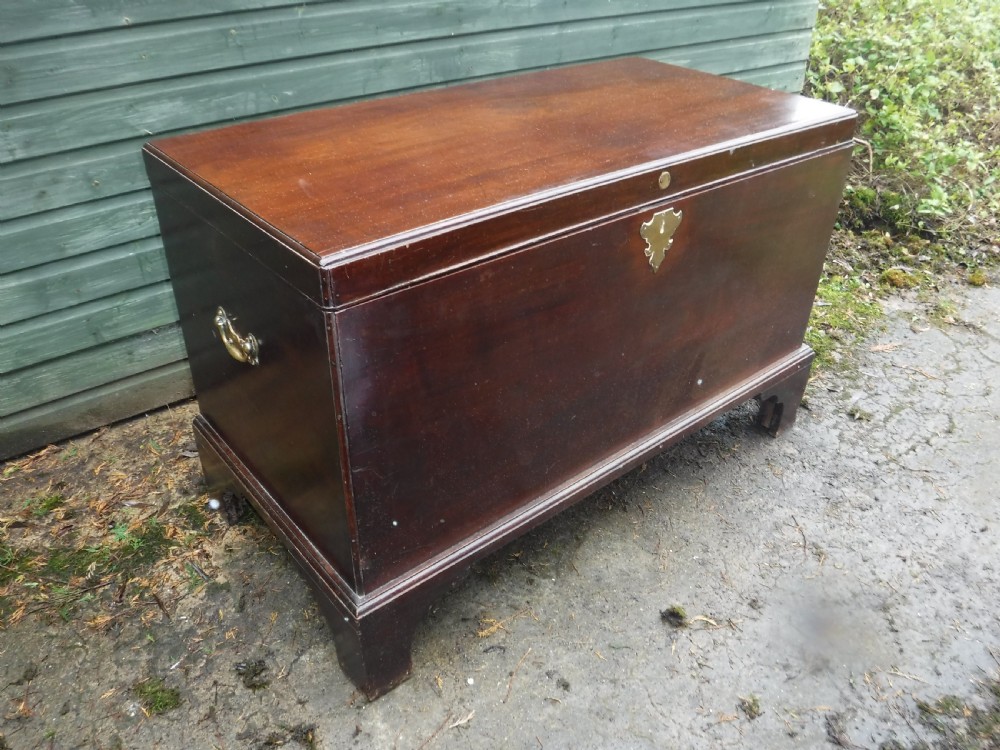  Late Georgian mahogany caddy top  blanket chest View II