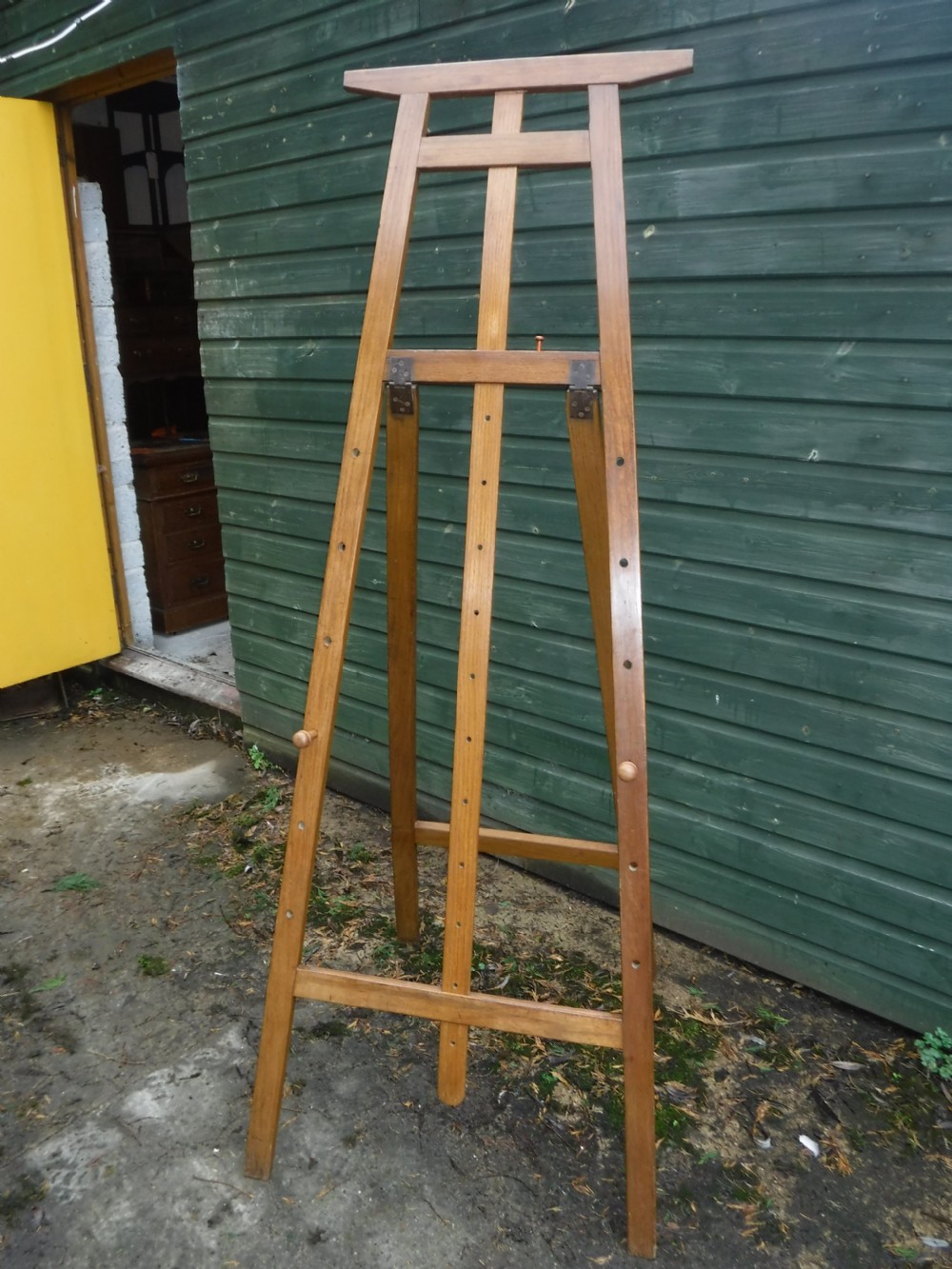 Unusual early 20th century oak extending picture display easel
