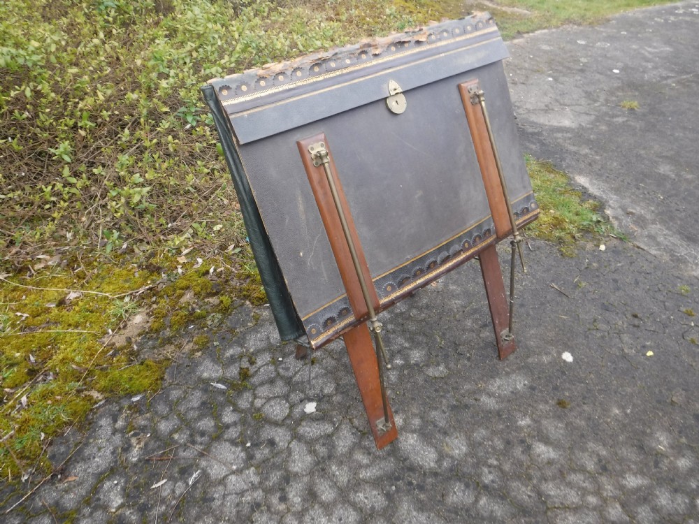 Late 19th century folio stand View V