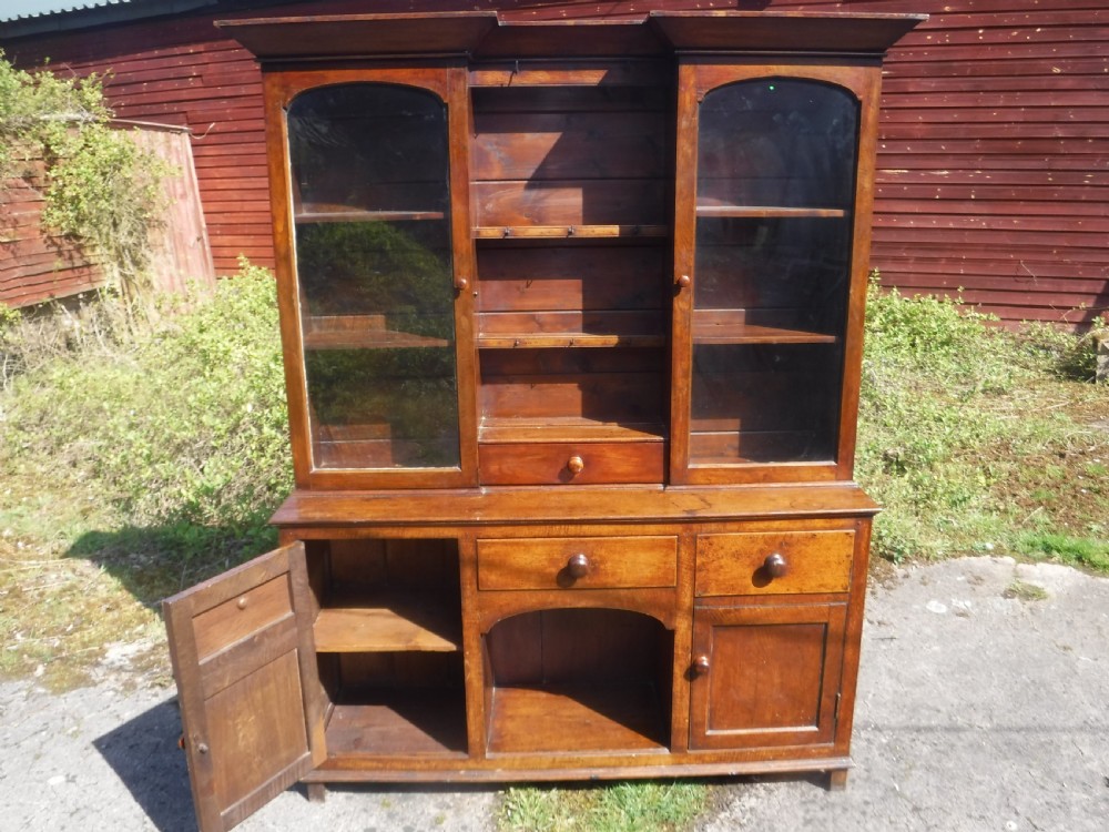 Early Victorian oak Welsh 2 part dresser of small size. View II