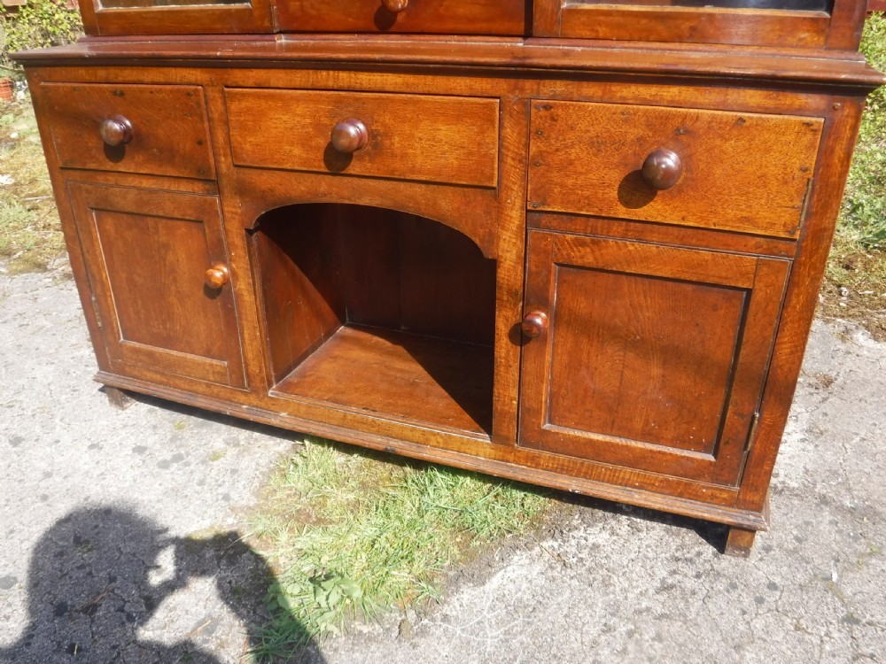 Early Victorian oak Welsh 2 part dresser of small size. View III