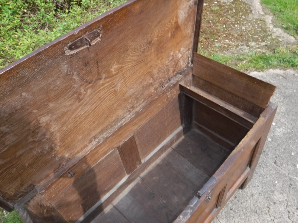Late 17th century panelled oak coffer View IV