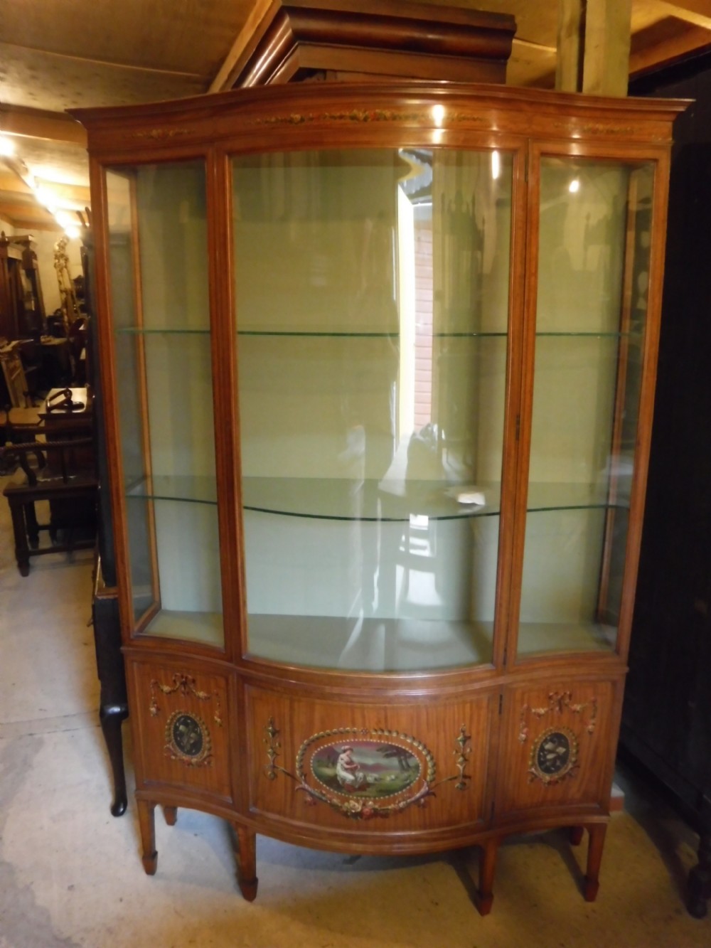 Good quality Edwardian painted satinwood display cabinet View III