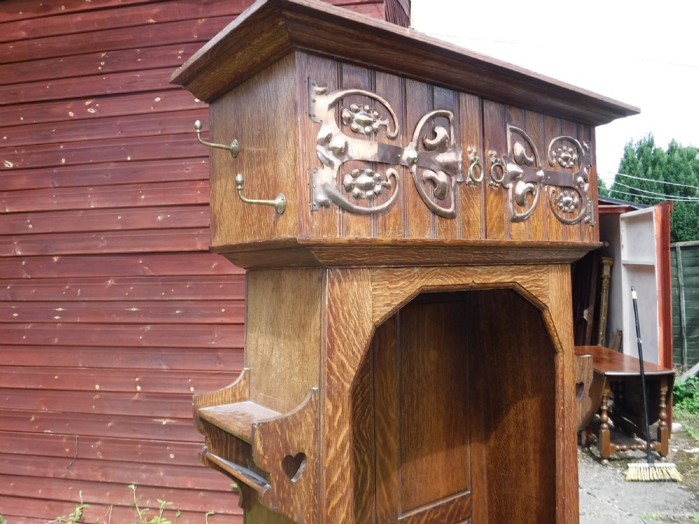 Oak Arts and Crafts hall wardrobe View VIII