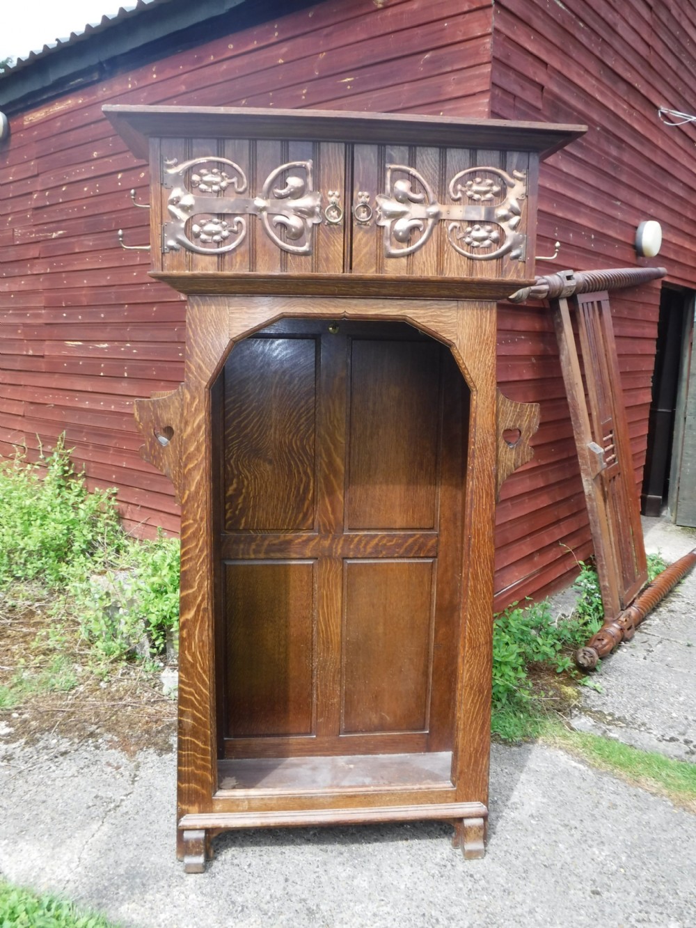 Oak Arts and Crafts hall wardrobe View XI