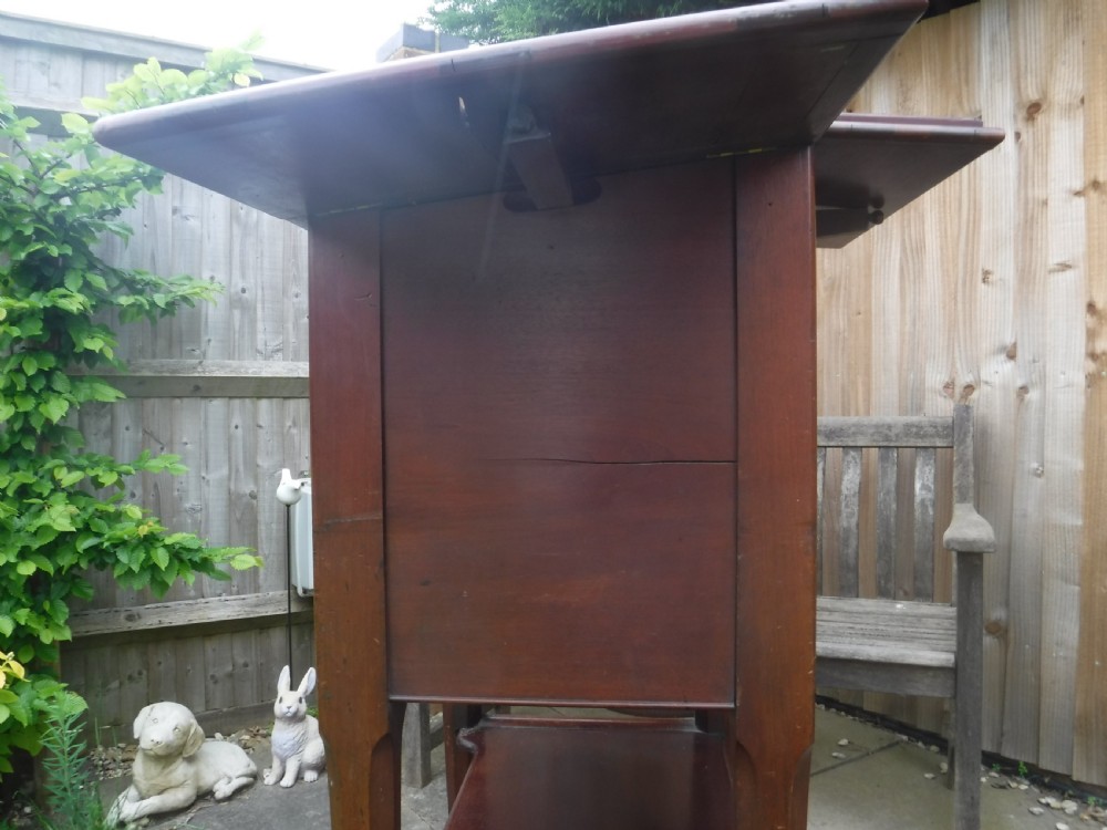 Unusual mahogany restaurant 