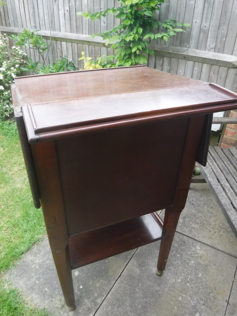 Unusual mahogany restaurant 