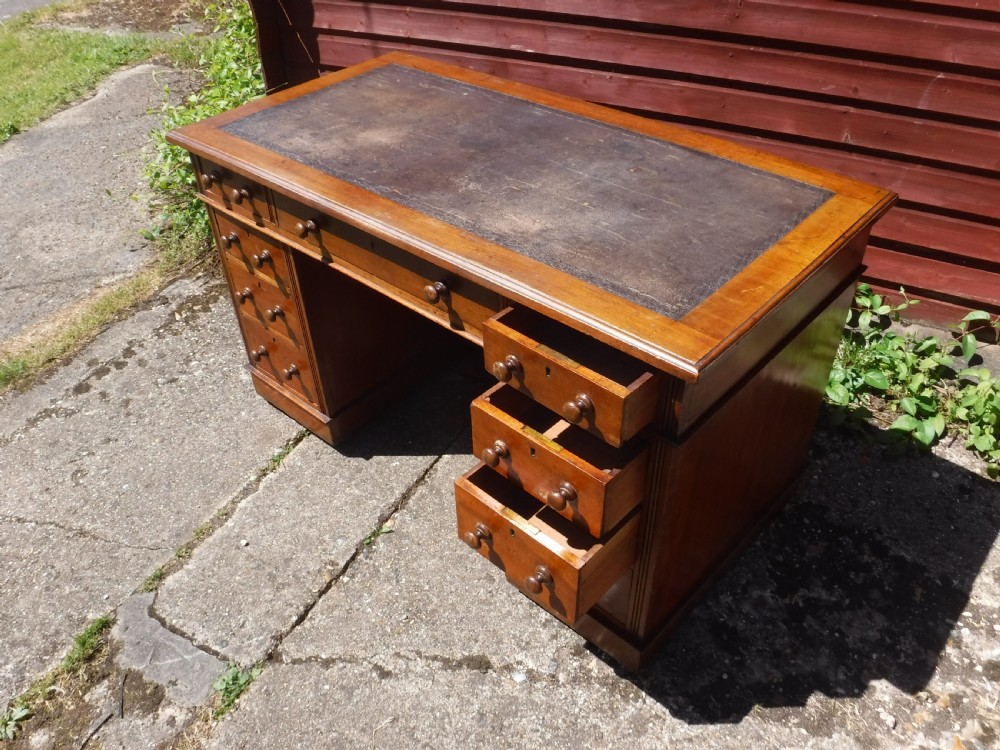 Neat late Victorian kneehole pedestal desk View V