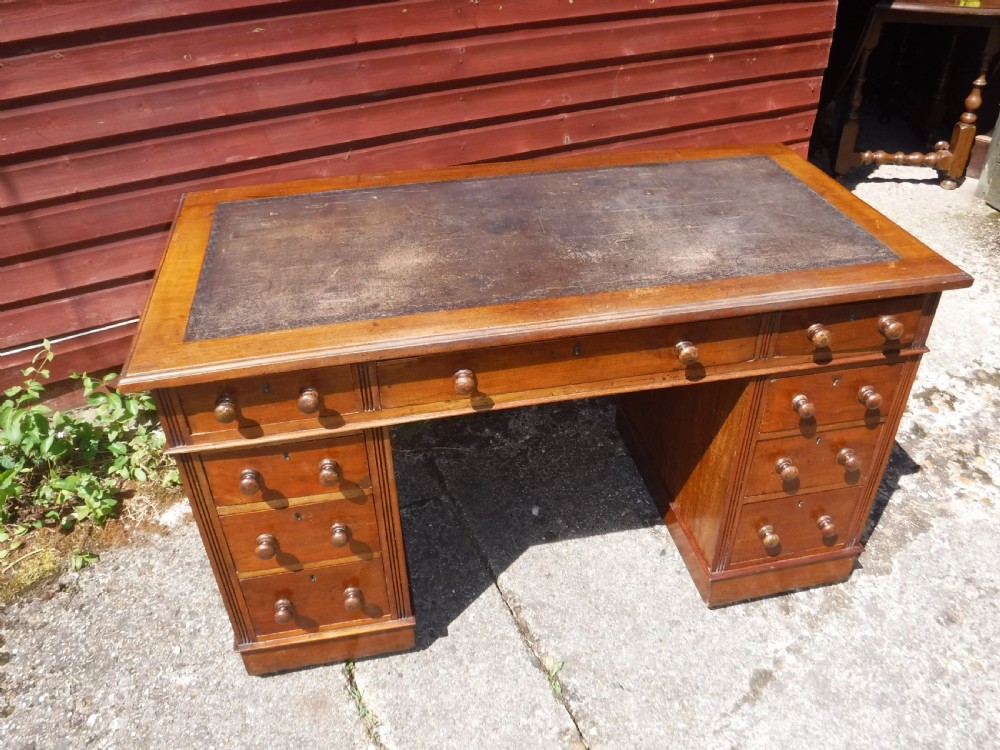 Neat late Victorian kneehole pedestal desk View VI