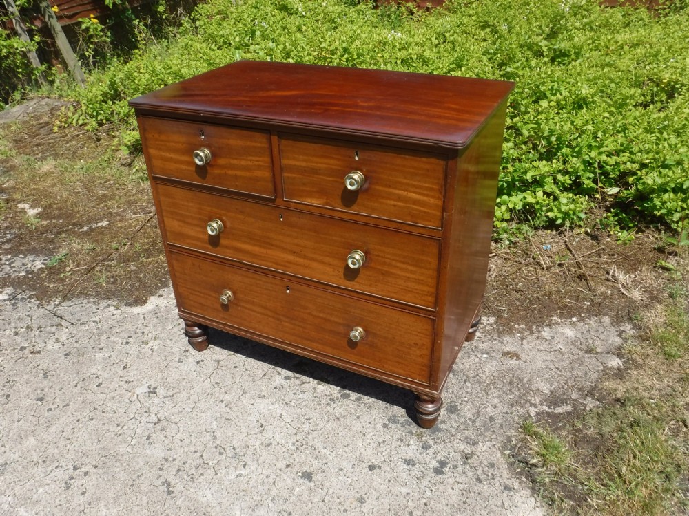Neat and useful early 19th century mahogany chest of drawers View II