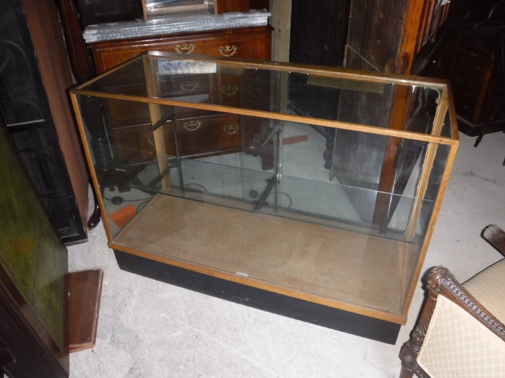 Early 20th century oak shop display cabinet View V